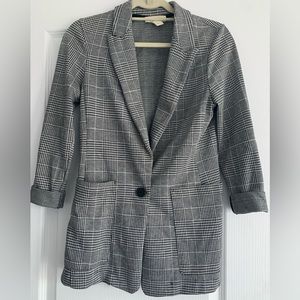 H&M size 4 checkered bock and white blazer